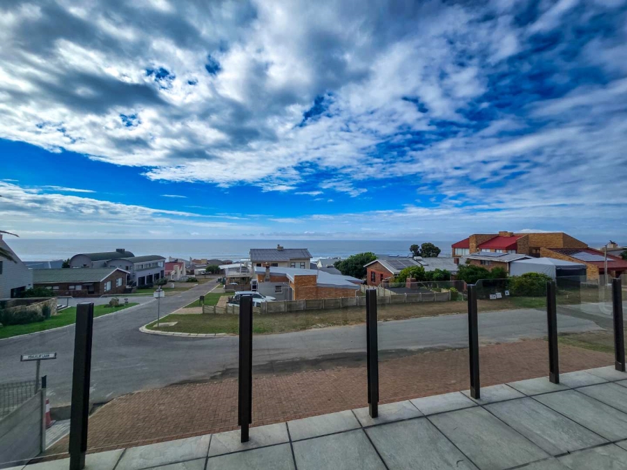 5 Bedroom Property for Sale in Jongensfontein Western Cape